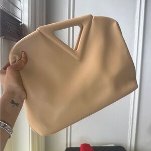 Bottega Veneta point large almond